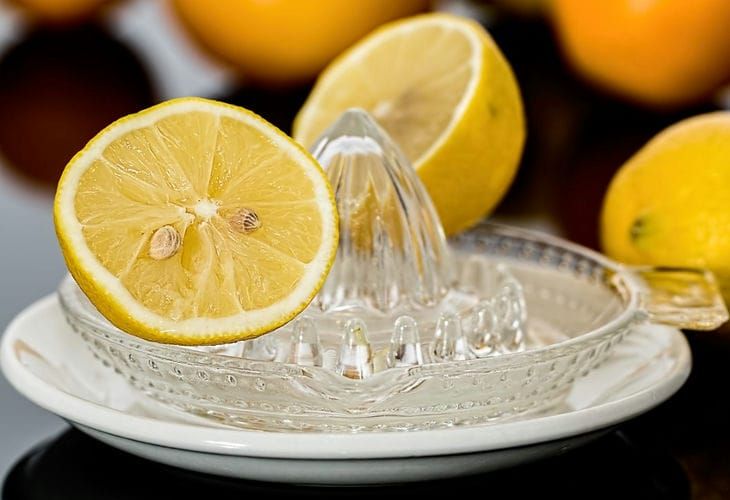 Ваша соковыжималка устала? Лайфхак с ложкой, который вернет ей молодость
