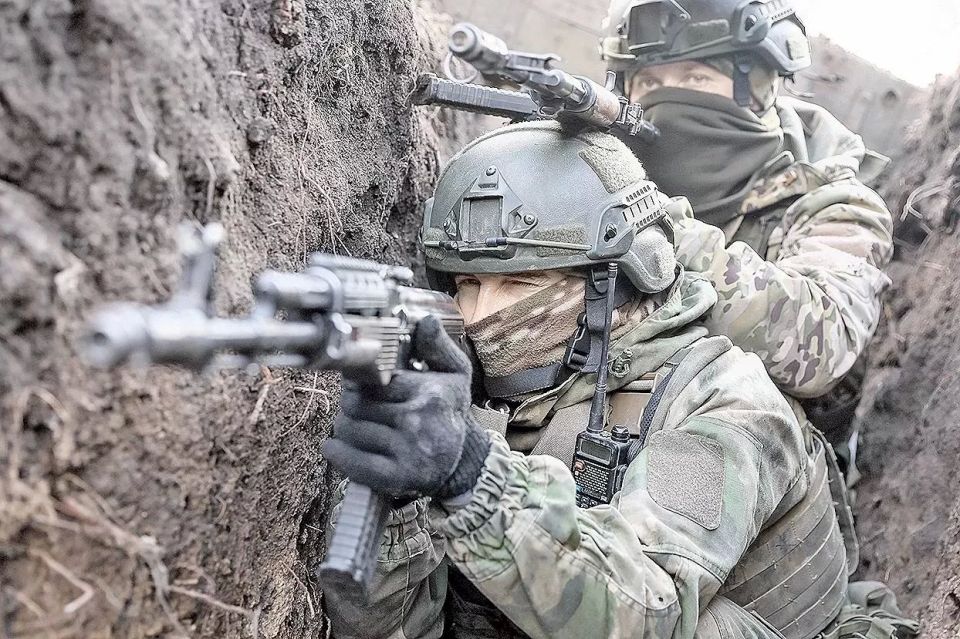 Пленный военный ВС РФ отказался оскорблять Путина и Зеленского, несмотря на угрозу прострелить колено со стороны бойца ВСУ