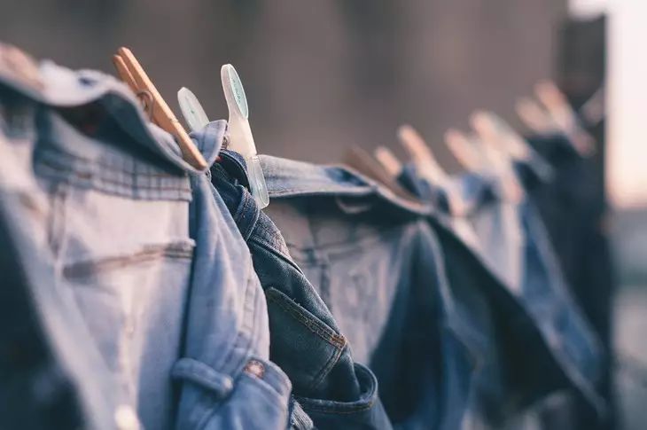 Levis        