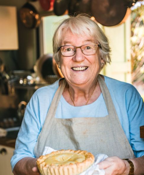 Как бабушка Нина обрела уважение, покинув школьную столовую