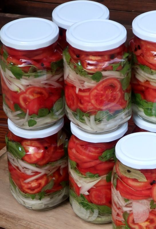 Необычный рецепт маринованных помидоров: как добиться идеального вкуса