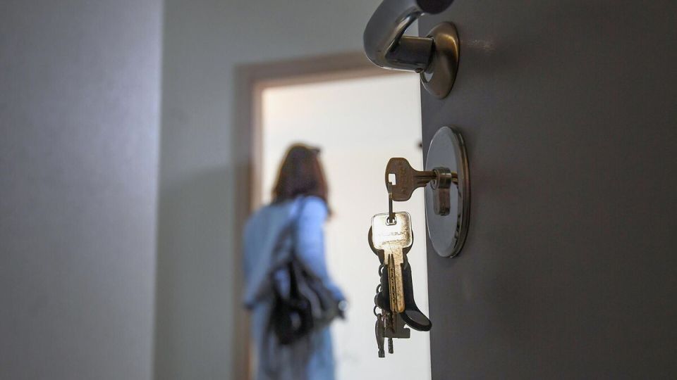 Верховный суд защитил права дочери и внука: как банки не смогли отобрать квартиру у семьи с детьми