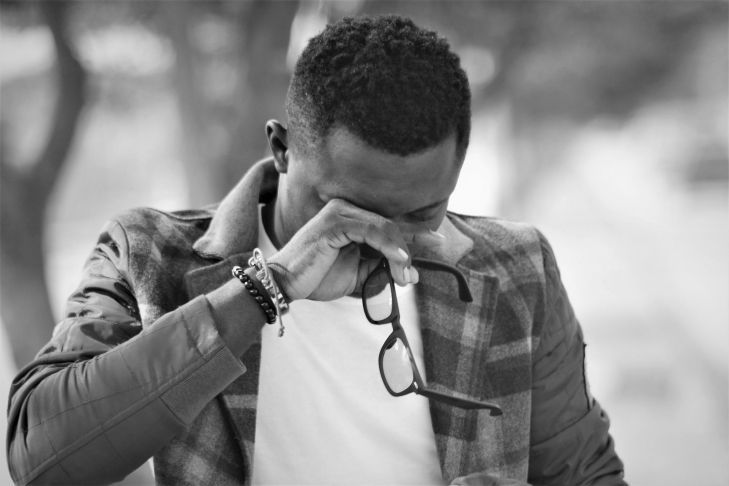 4 трюка, которые помогут сдержать слезы, когда хочется плакать