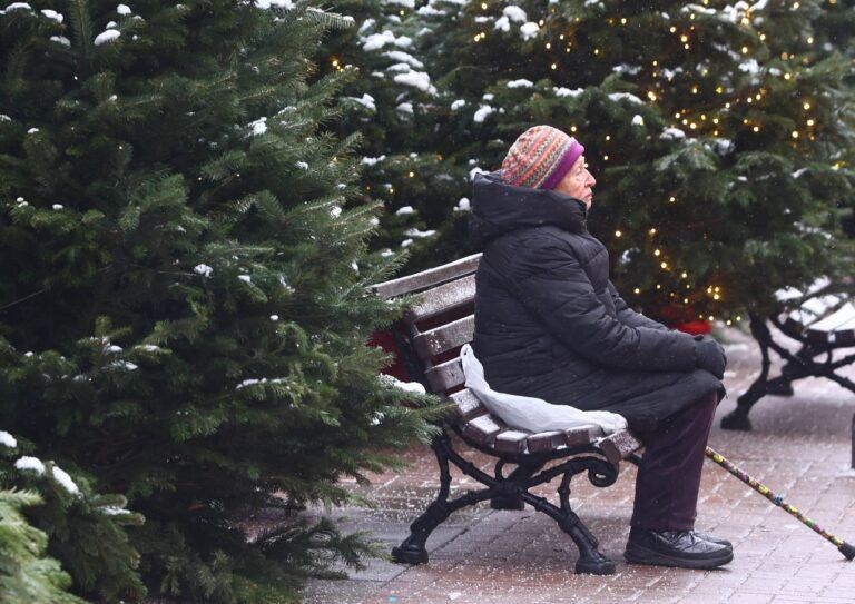 Как пенсионеры могут получить выплаты в 2025 году: важные шаги