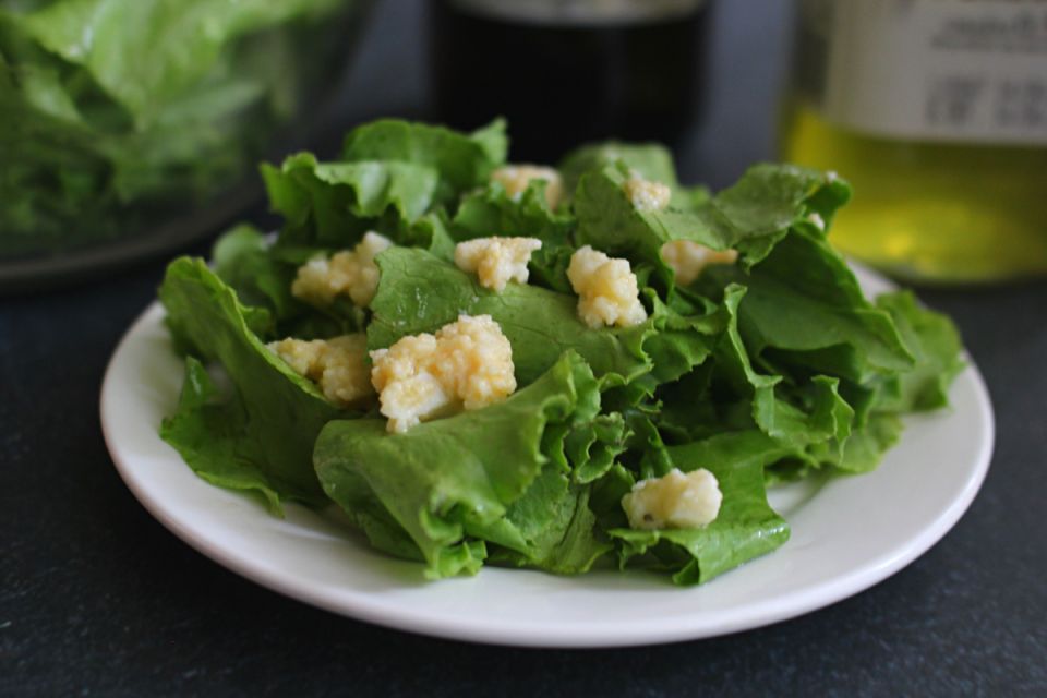 Погружаемся в мир простоты: уникальный зеленый салат с яичной заправкой