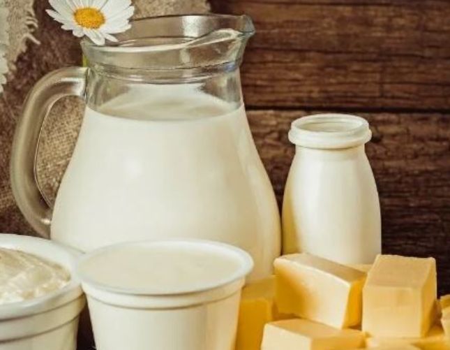 Как отличить настоящее молоко и сливочное масло от подделок: полезные советы