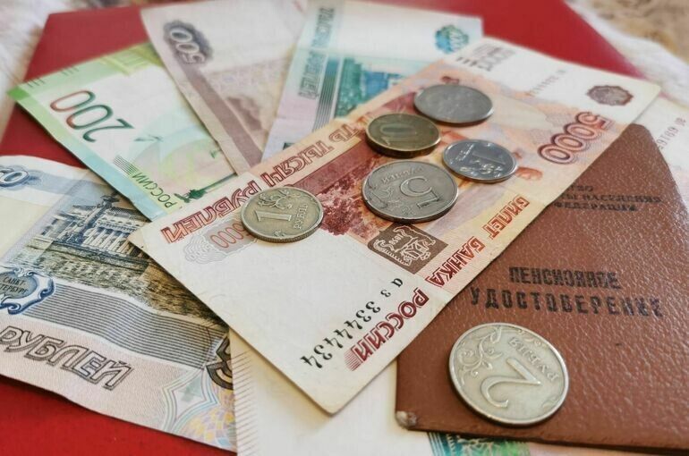 Когда пенсионные выплаты могут быть приостановлены: важные факты для россиян