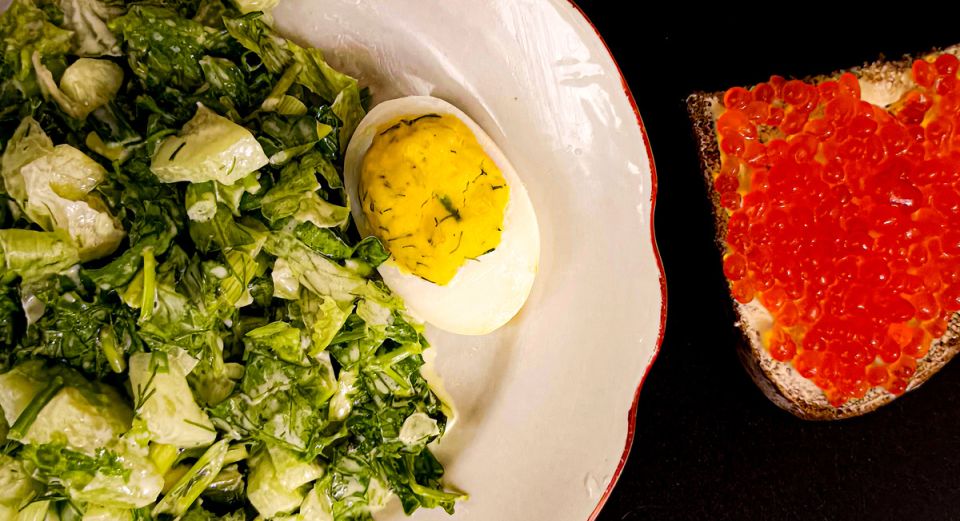 Фаршированные яйца с чесноком: грузинская закуска, которая покорит ваше сердце