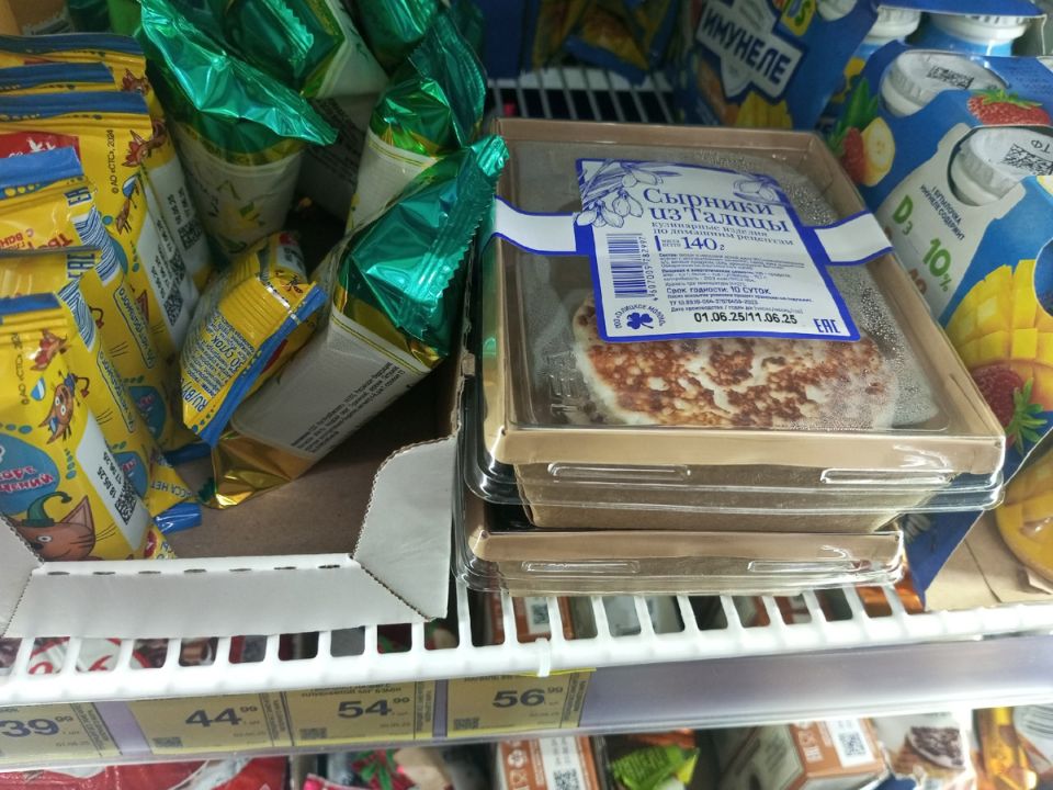 Новые находки в «Красное&Белое»: от готовых сырников до классических конфет