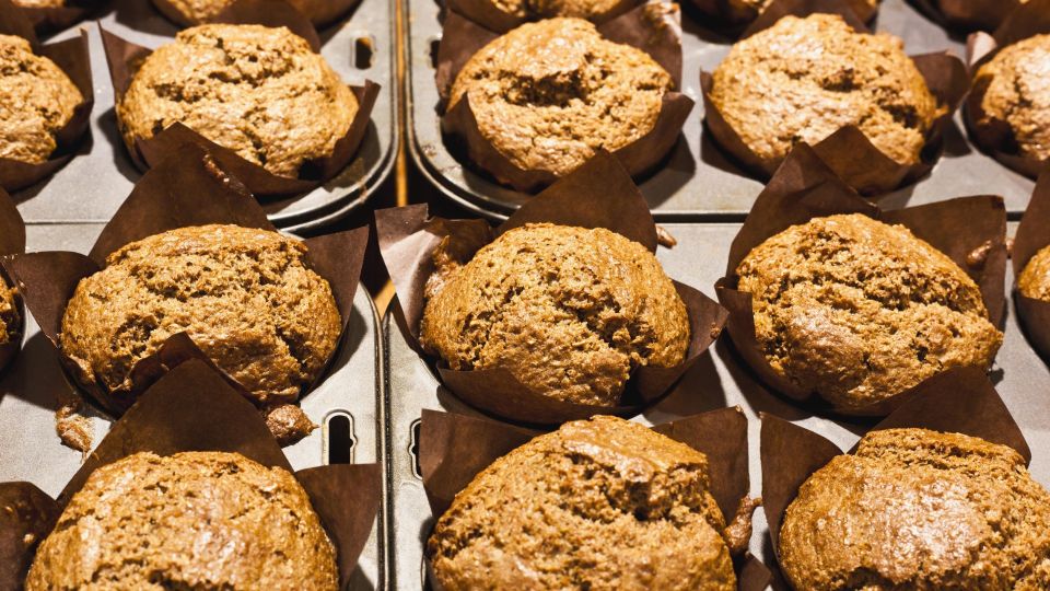 Бумажную форму для кексов можно сделать своими руками: незаслуженно забытая хитрость