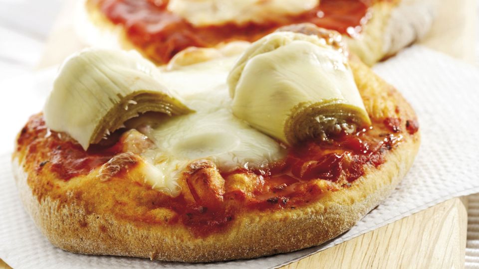 Карамельные мини-пиццы за три шага: необычный вариант любимого детского блюда