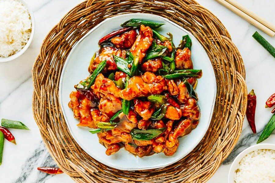 Цыпленок в сладко-остром соусе: завораживающий вкус с легкостью приготовления