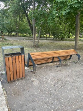 В Детском парке выломали скамейку