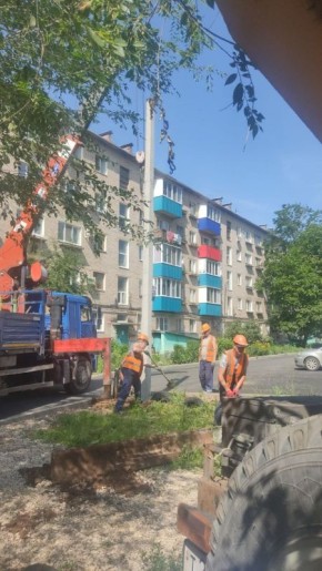Сотрудники «Комбината благоустройства» продолжают наводить порядок на улицах Балаково
