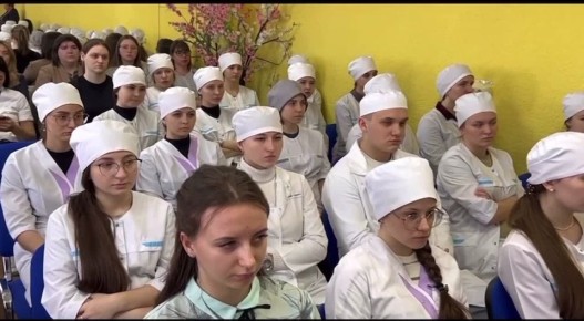 Уважаемые работники и ветераны здравоохранения! Поздравляю вас с профессиональным праздником!