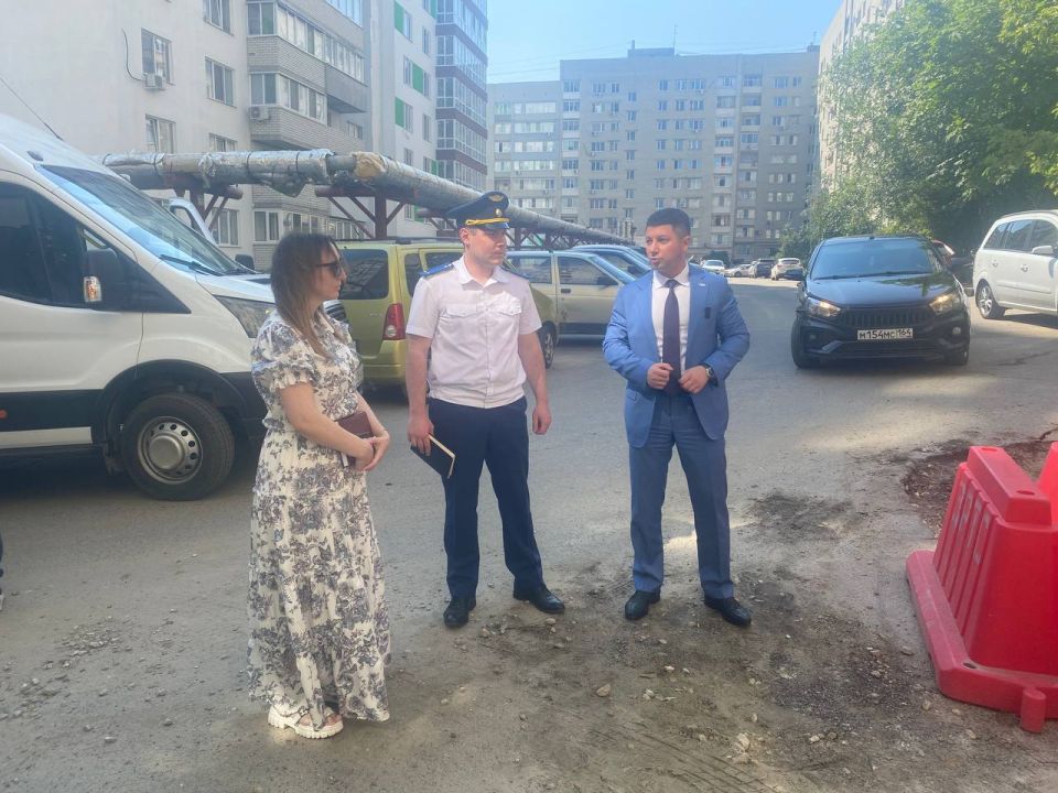 Прокуратура Ленинского района г. Саратов совместно с представителями комитета муниципального контроля обследовали места проведения вскрышных работ на поднадзорной территории