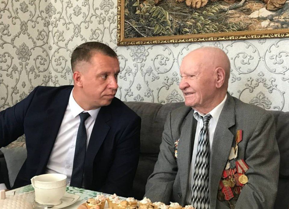 Воевал на Курской дуге, служил в Китае: единственному ветерану из Лысогорского района Михаилу Щербакову исполнилось 100 лет