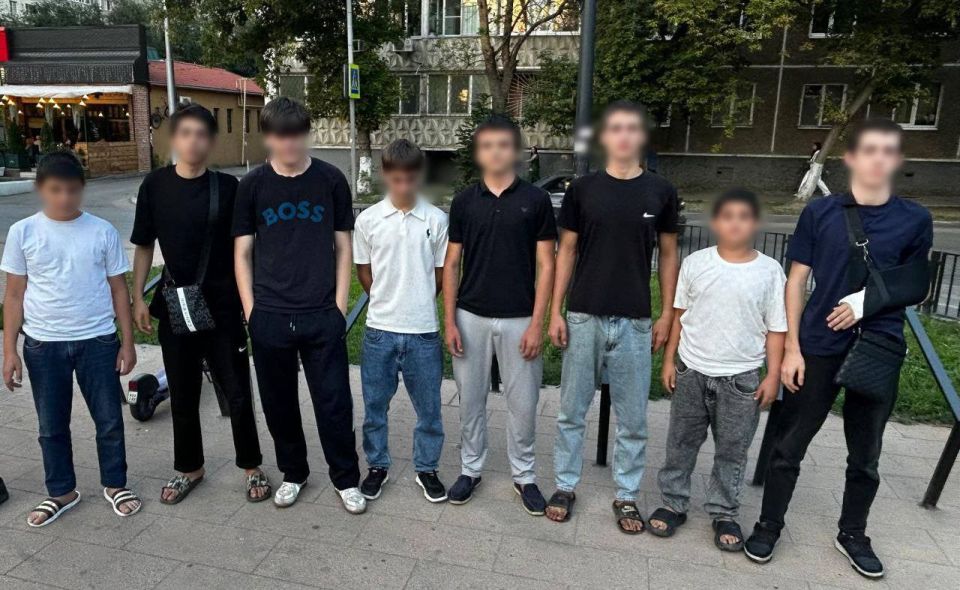 На &quot;Раховскую диаспору&quot; в полицию пожаловались две жительницы Саратова По словам женщин, их 16-летние сыновья получили телесные повреждения в ходе конфликта на улице Рахова