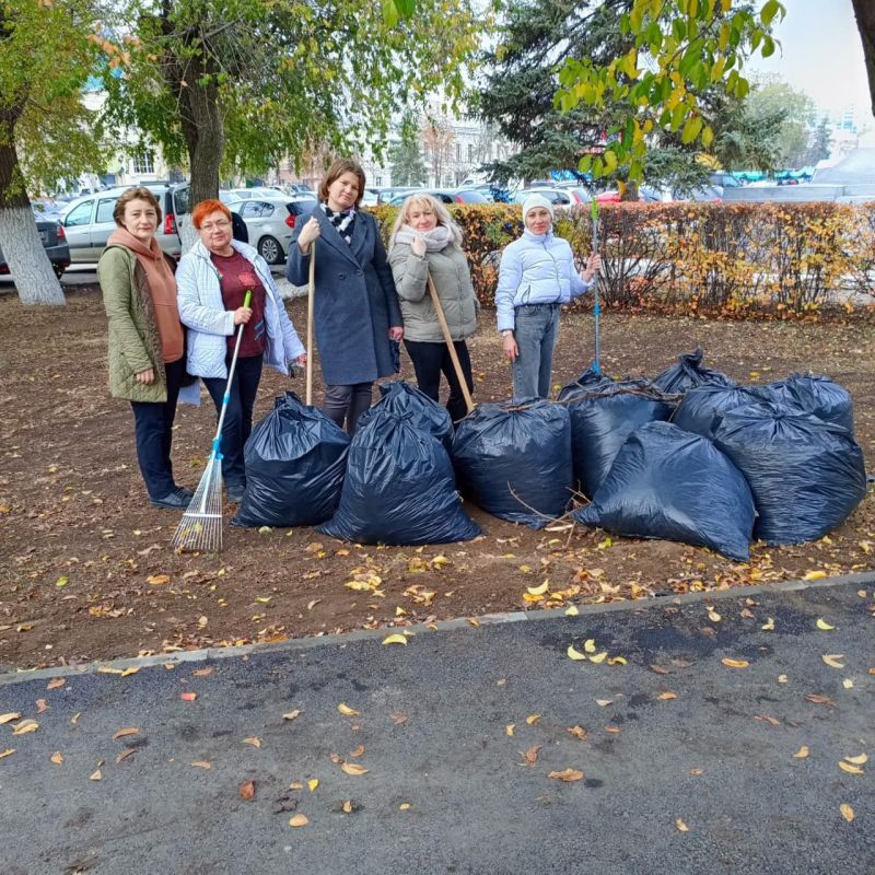 МКУ «Озеленение» принимает активное участие в осенних мероприятиях по уборке