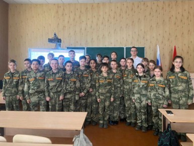 Сотрудники следственного отдела по Кировскому району города Саратова провели акцию «Белые журавли» для кадет