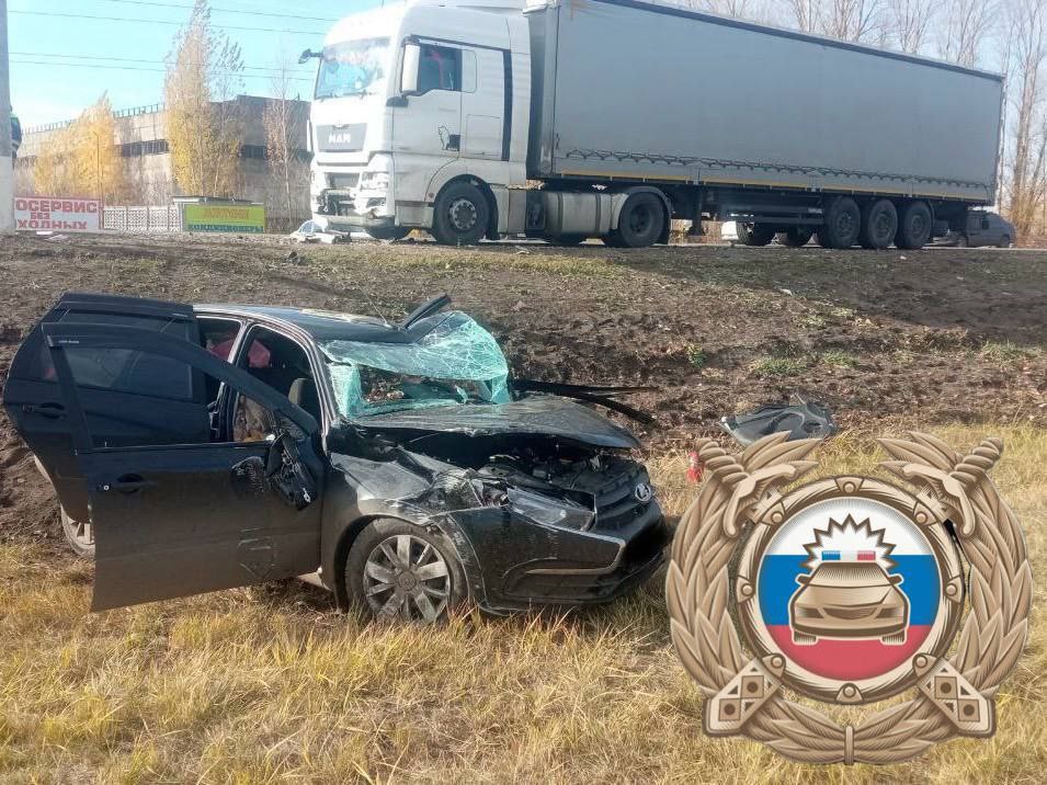 В Балашове три женщины пострадали в ДТП с грузовиком В Балашове три женщины пострадали в ДТП с грузовиком
