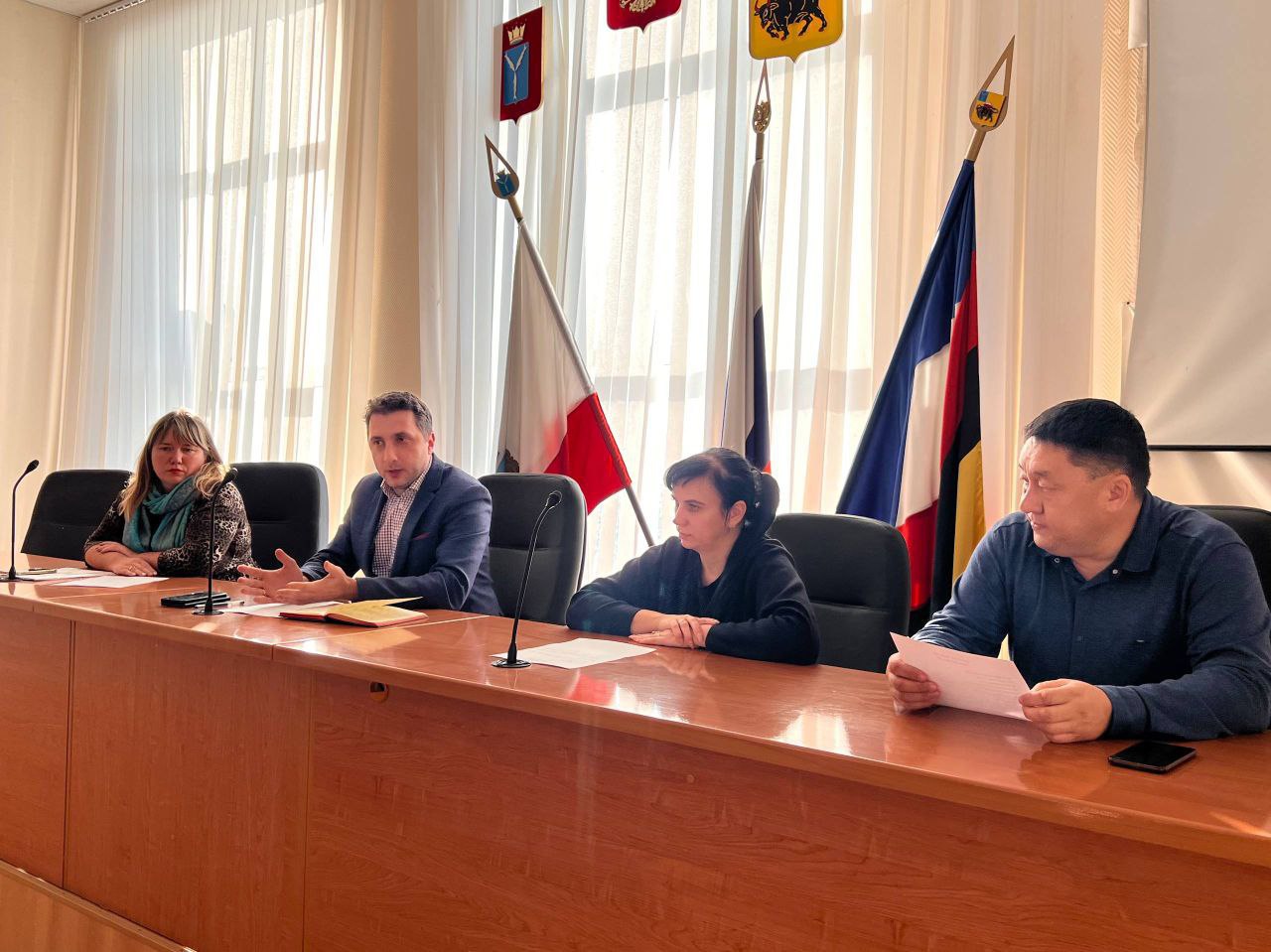 В Энгельсе продолжается открытый диалог между жителями и управляющими компаниями