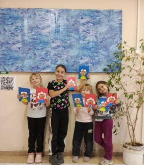 Дети из поселка Николевский создали подарки для бабушек и дедушек