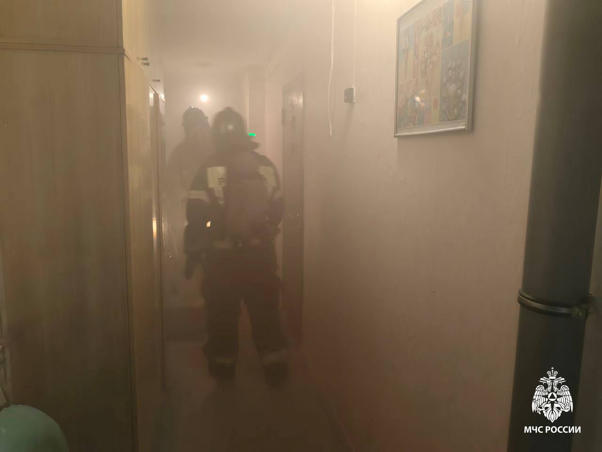Саратовскими огнеборцами спасены 13 человек Саратовскими огнеборцами спасены 13 человек
