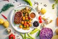 Салат с сочным стейком и хрустящим картофелем