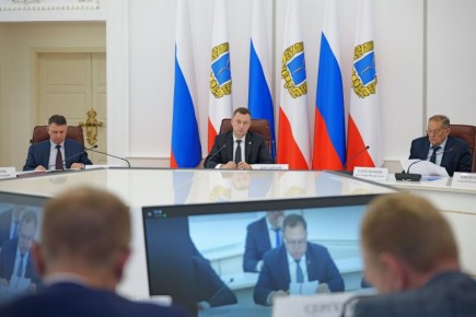 Губернатор Роман Бусаргин провел постоянно действующее совещание с зампредами и министрами Правительства области, а также главами районов