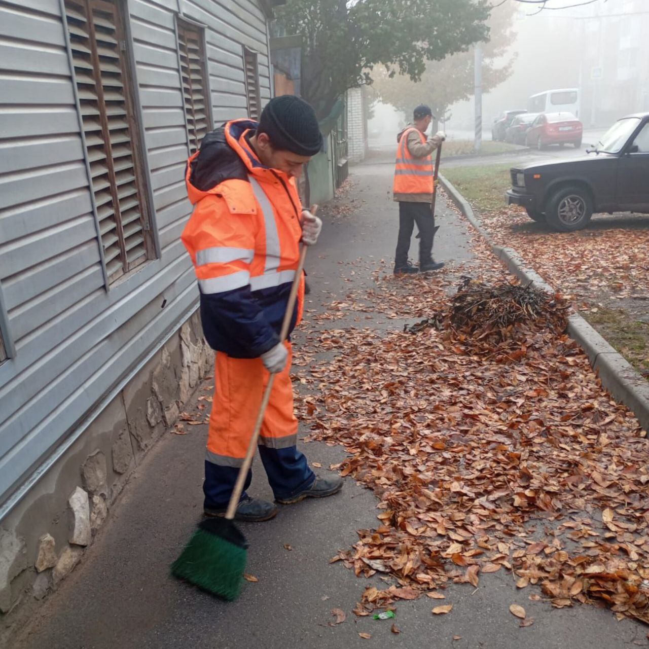 Продолжаются мероприятия по благоустройству города Продолжаются мероприятия по благоустройству города