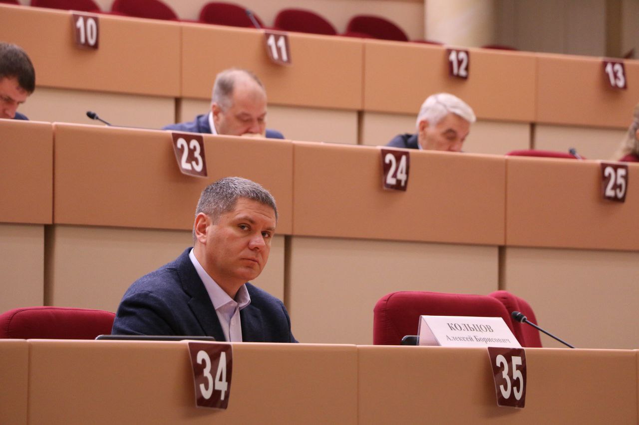 Сегодня в областной Думе депутаты обсудили ситуацию с неподъемными штрафами для муниципалитетов за отсутствие санитарно-эпидемиологических заключений на источники водоснабжения Сегодня в областной Думе депутаты обсудили ситуацию с неподъемными штрафами для муниципалитетов за отсутствие санитарно-эпидемиологических заключений на источники водоснабжения