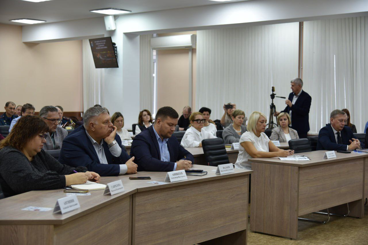 Сегодня провели постоянно действующее совещание Сегодня провели постоянно действующее совещание