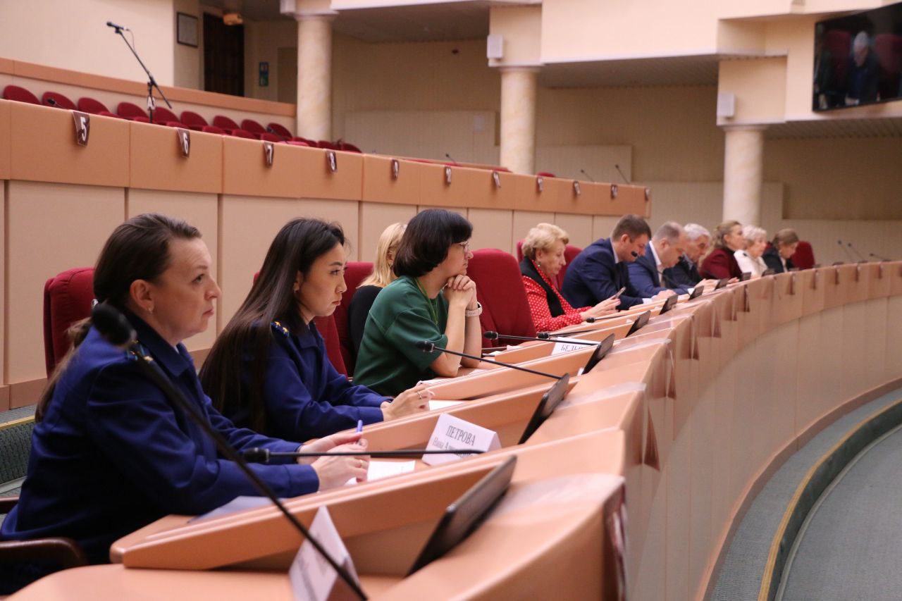 Сегодня в областной Думе депутаты обсудили ситуацию с неподъемными штрафами для муниципалитетов за отсутствие санитарно-эпидемиологических заключений на источники водоснабжения Сегодня в областной Думе депутаты обсудили ситуацию с неподъемными штрафами для муниципалитетов за отсутствие санитарно-эпидемиологических заключений на источники водоснабжения