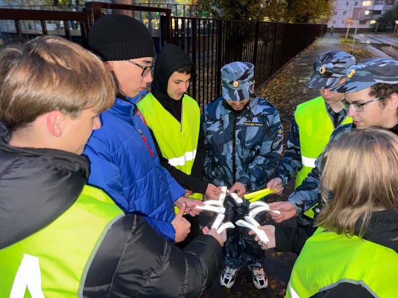 В рамках проведения профилактического мероприятия «Пешеход» на территории Марксовского района члены отрядов ЮИД и ЮДП «Монолит» совместно с руководителем отряда, членом Общественного совета при ОМВД России по Марксовскому... В рамках проведения профилактического мероприятия «Пешеход» на территории Марксовского района члены отрядов ЮИД и ЮДП «Монолит» совместно с руководителем отряда, членом Общественного совета при ОМВД России по Марксовскому...