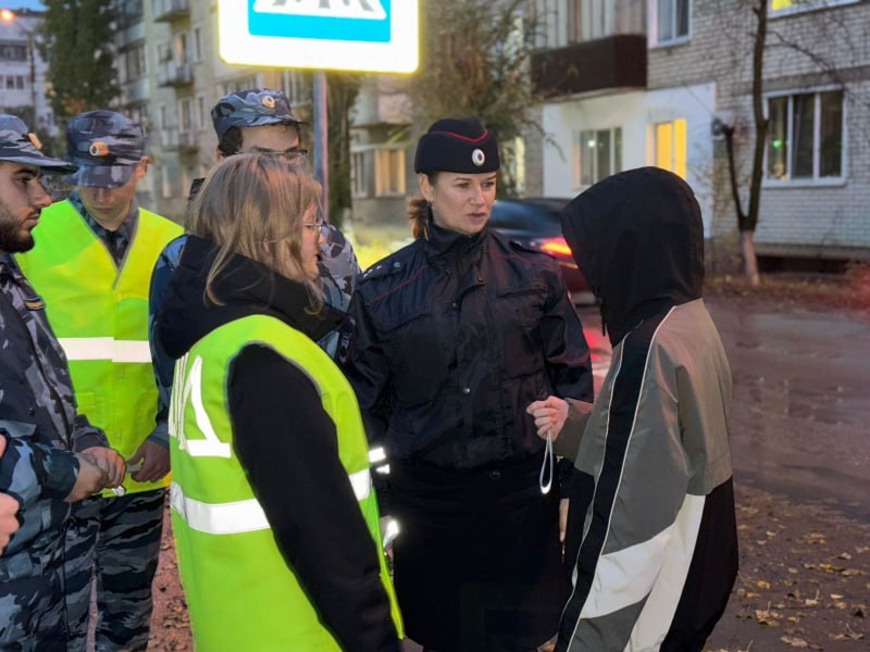 В рамках проведения профилактического мероприятия «Пешеход» на территории Марксовского района члены отрядов ЮИД и ЮДП «Монолит» совместно с руководителем отряда, членом Общественного совета при ОМВД России по Марксовскому... В рамках проведения профилактического мероприятия «Пешеход» на территории Марксовского района члены отрядов ЮИД и ЮДП «Монолит» совместно с руководителем отряда, членом Общественного совета при ОМВД России по Марксовскому...