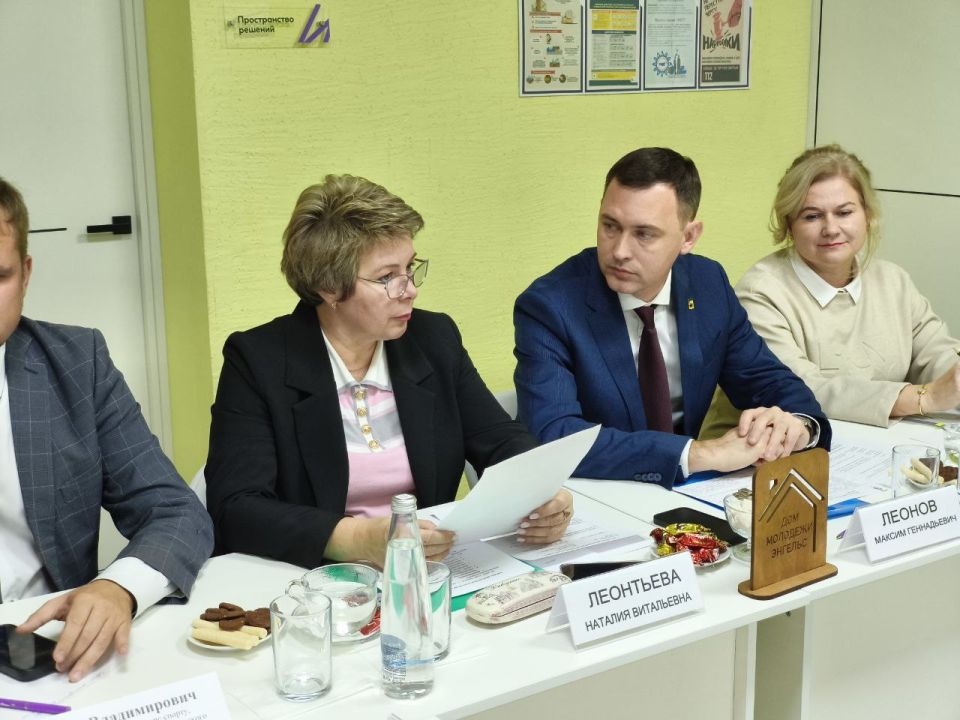 Очередное заседание Совета по вопросам поддержки многодетных семей при администрации Энгельсского района начали с анализа исполнения поручений по итогам предыдущих пяти встреч