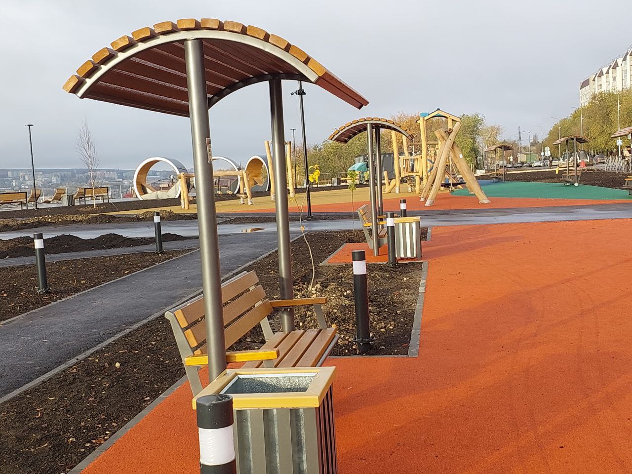 11111. 113612. В Ленинском районе благодаря депутатскому проекту, инициированного председателем Государственной Думы РФ Вячеславом Володиным "Новые парки и скверы" появилась новая зона отдыха 11111. 113612. В Ленинском районе благодаря депутатскому проекту, инициированного председателем Государственной Думы РФ Вячеславом Володиным "Новые парки и скверы" появилась новая зона отдыха