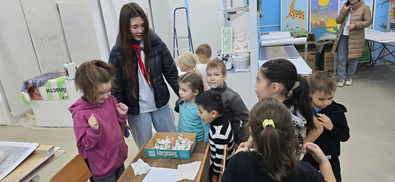 Студенты познакомили малышей с профессией декоратора Студенты познакомили малышей с профессией декоратора