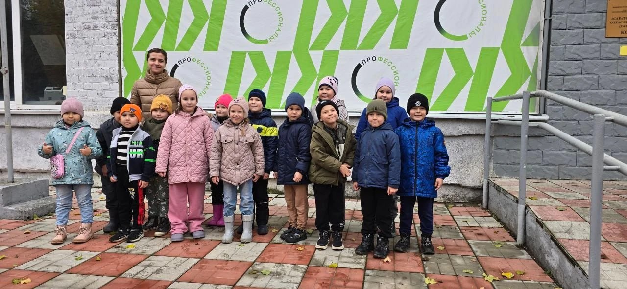 Студенты познакомили малышей с профессией декоратора Студенты познакомили малышей с профессией декоратора