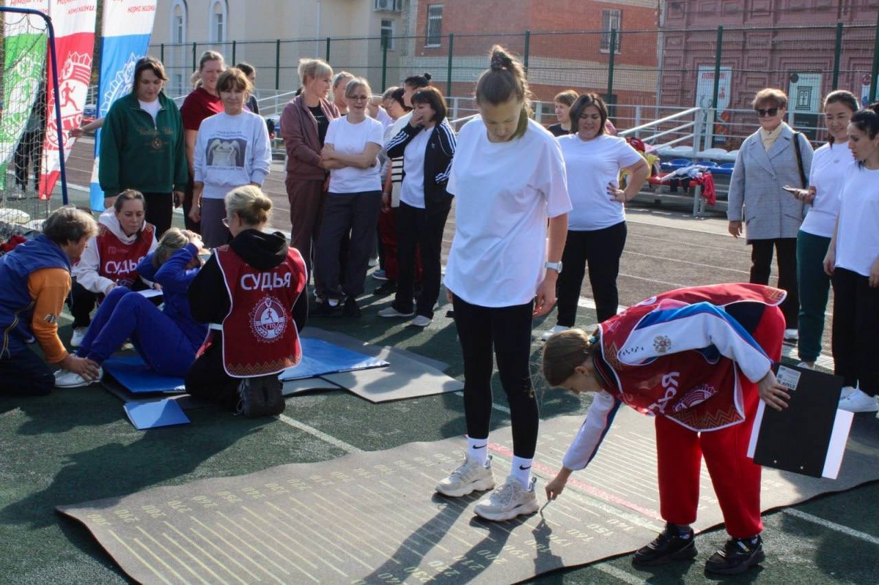 На стадионе Детского парка прошло тестирование норм комплекса ВФСК ГТО среди сотрудников муниципальных дошкольных образовательных учреждений На стадионе Детского парка прошло тестирование норм комплекса ВФСК ГТО среди сотрудников муниципальных дошкольных образовательных учреждений