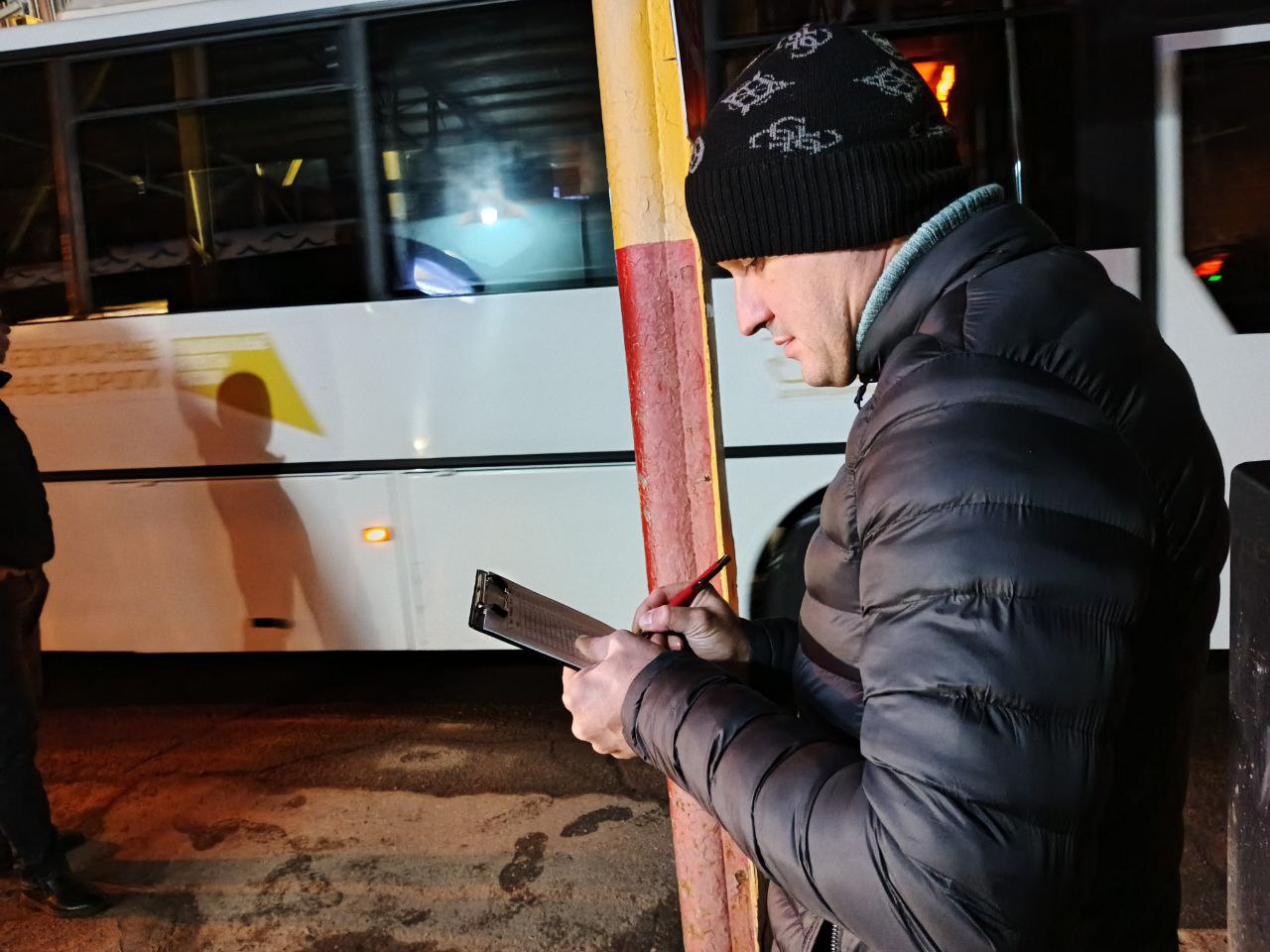 Минтранс проверил выпуск автобусов в рейсы Минтранс проверил выпуск автобусов в рейсы