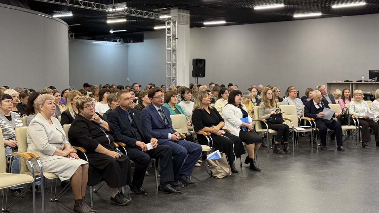 Более 200 педагогов приняли участие в первом слёте Ассоциации учителей истории Саратовской области Более 200 педагогов приняли участие в первом слёте Ассоциации учителей истории Саратовской области