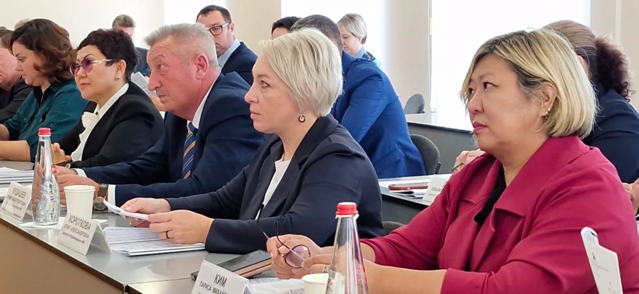 На состоявшемся сегодня заседании Собрания депутатов Энгельсского муниципального района перераспределили полномочия комитетов по управлению имуществом и ЖКХ, ТЭК, транспорта и связи На состоявшемся сегодня заседании Собрания депутатов Энгельсского муниципального района перераспределили полномочия комитетов по управлению имуществом и ЖКХ, ТЭК, транспорта и связи