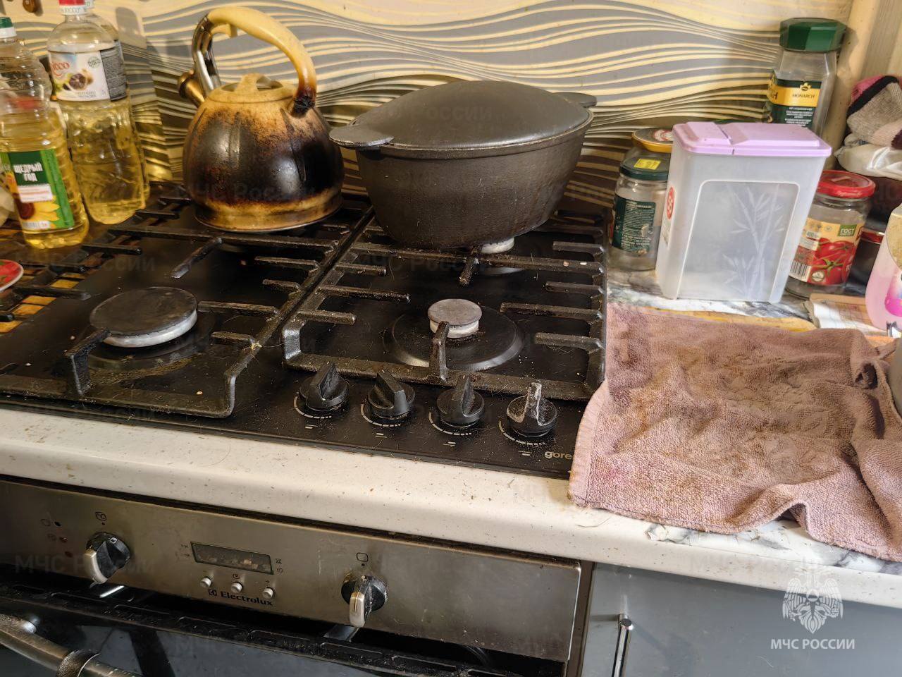 Безопасность на контроле. С начала года в регионе произошло около 6 тысяч пожаров, 97 человек погибли, из них четверо детей Безопасность на контроле. С начала года в регионе произошло около 6 тысяч пожаров, 97 человек погибли, из них четверо детей