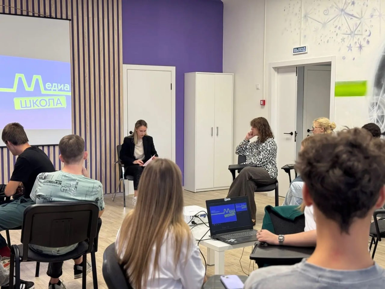 В обновленном молодежном пространстве «Орленок» жизнь бьет ключом - тут ребята погружаются в атмосферу разнообразных занятий и развлечений В обновленном молодежном пространстве «Орленок» жизнь бьет ключом - тут ребята погружаются в атмосферу разнообразных занятий и развлечений