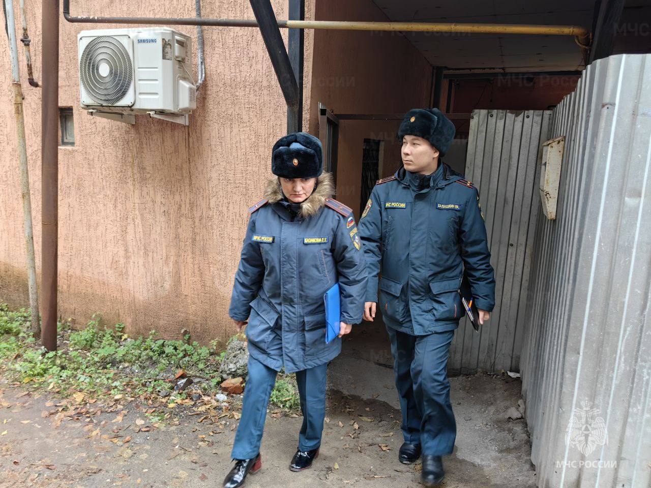 Безопасность на контроле. С начала года в регионе произошло около 6 тысяч пожаров, 97 человек погибли, из них четверо детей Безопасность на контроле. С начала года в регионе произошло около 6 тысяч пожаров, 97 человек погибли, из них четверо детей