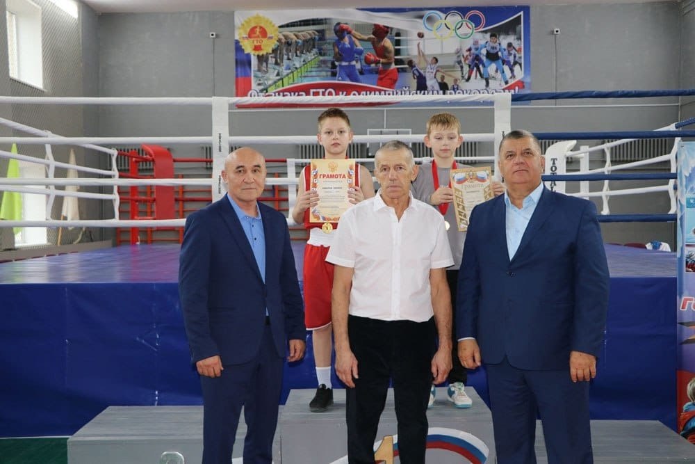 Балаковские спортсмены стали призёрами Открытого турнира по боксу Балаковские спортсмены стали призёрами Открытого турнира по боксу