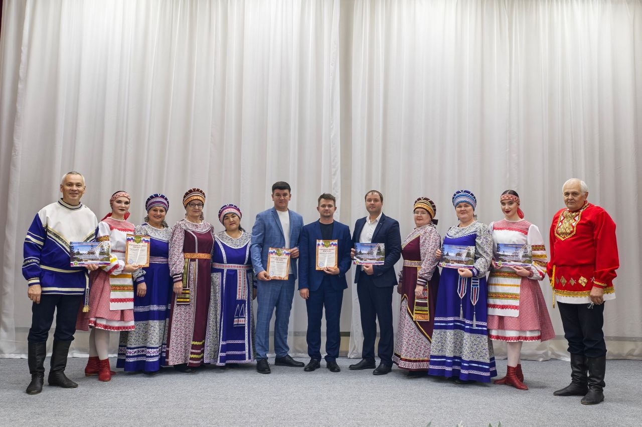 Творческие коллективы Пугачева поздравили бойцов СВО в военном госпитале Творческие коллективы Пугачева поздравили бойцов СВО в военном госпитале