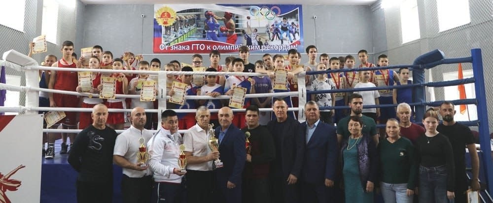 Балаковские спортсмены стали призёрами Открытого турнира по боксу Балаковские спортсмены стали призёрами Открытого турнира по боксу